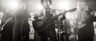 Hojladokonsert med albumaktuella John Henry 