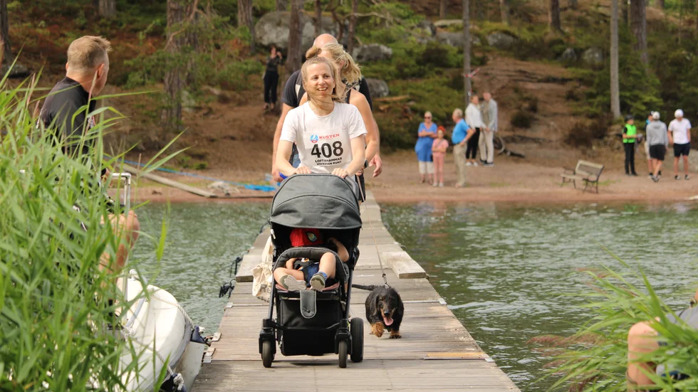 Hela familjen var på plats på Vivassen runt 2023, både tvåbenta och fyrbenta.