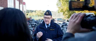 Två poliser utreder knivskärningen