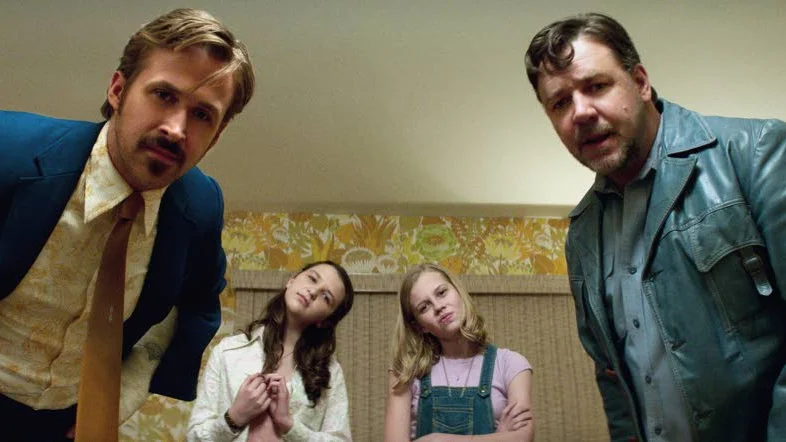 Jackson Healey (Russell Crowe) och Holland March (Ryan Gosling) är varandras motpoler, men bildar en ovanligt fin, odynamisk duo i Shane Blacks "The nice guys".
