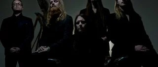 Katatonia håller färgen