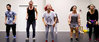 De lär sig dansa gatans danser