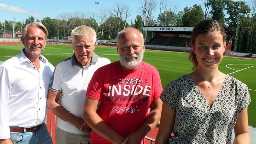 Henric Forsman i Maifs fotbollsklubb, Mipabs Lars Samuelsson, IP:s vaktmästare Hans Kempe och friidrottens Linn Forssell är alla stolta över den nya, uppfräschade Idrottsparken.
