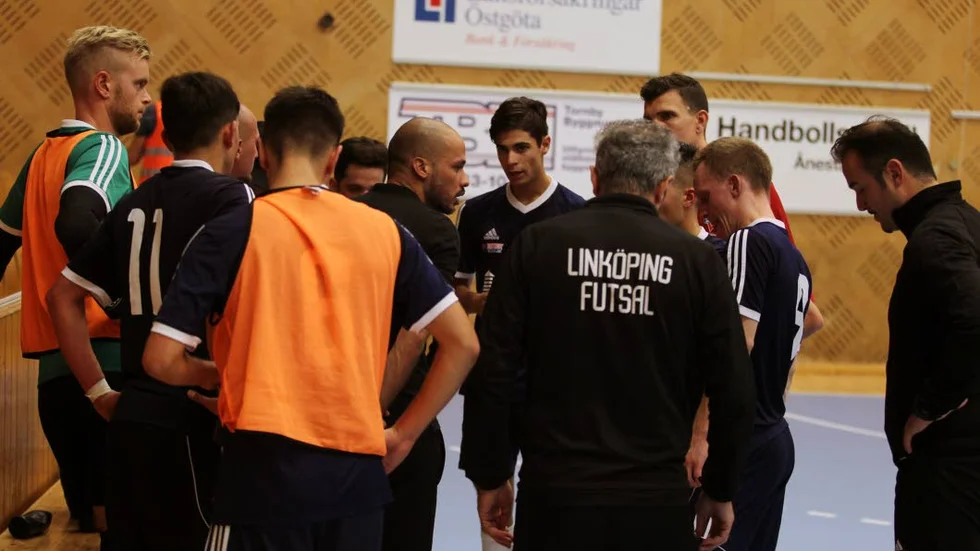 KFUM Linköping har startat trögt i svenska futsalligan. På torsdagen kom tredje raka förlusten, 2–3 hemma mot Örebro SK.