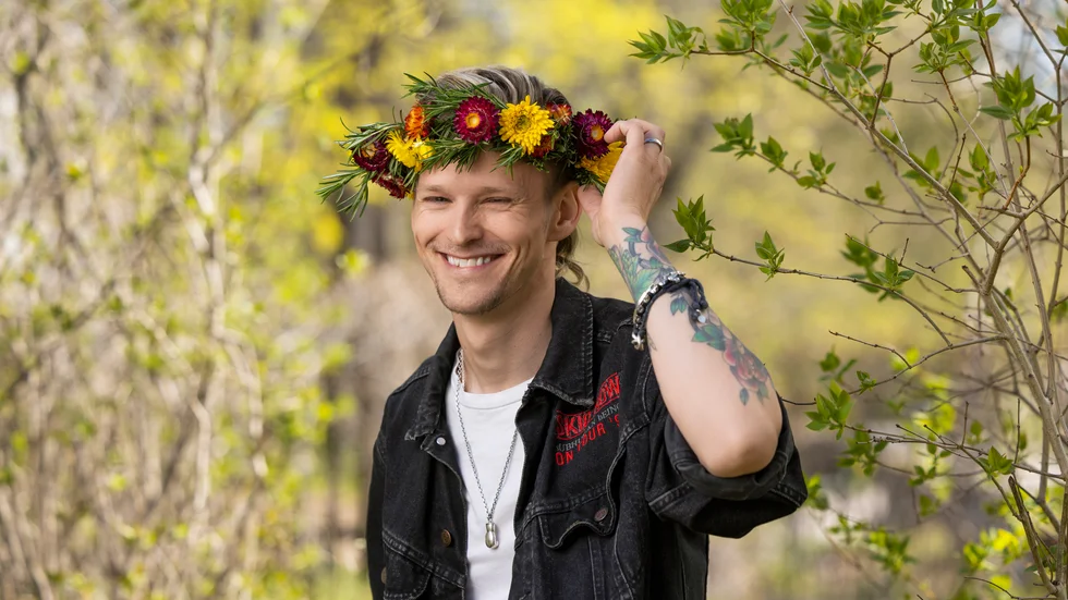 "Det handlar om livet och döden, och hur saker kan vända", säger Erik Grönwall om sitt sommarprat.