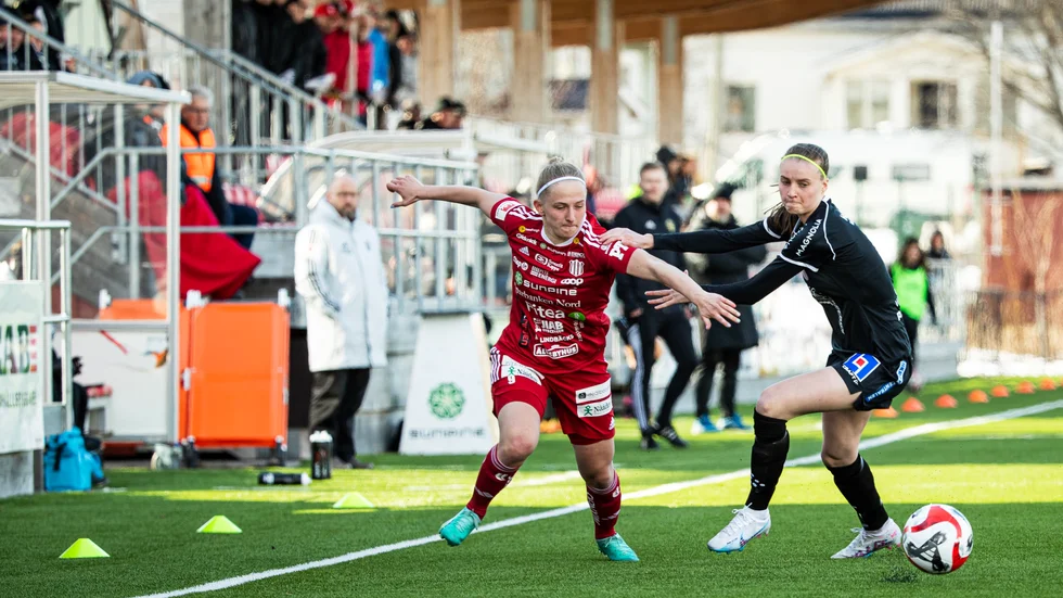Piteås Tuva Skoog prickade in två bollar mot Uppsala i vårmötet. Nu möts lagen igen i genrepet inför allsvenska höststarten i Sundsvall. 