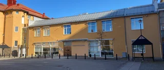 22-åring höll kvinna inlåst – döms för flera brott 