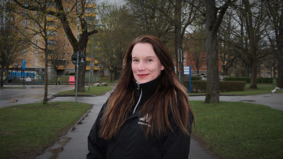 Ellinor Hagberg har jobbat elva år i hemtjänsten men har sedan ett halvt år tillbaka börjat jobba inom hemsjukvården.