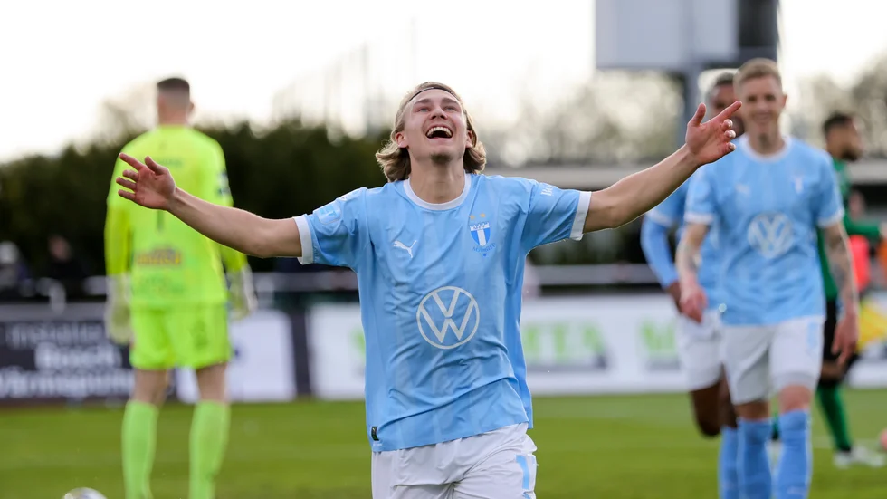Sebastian Nanasi gjorde tre mål när MFF krossade Varberg.