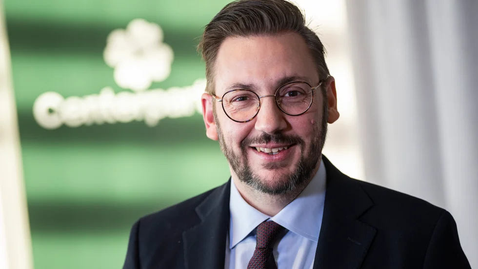 Länk. Rätt profilerad kan Centerpartiets nye partiledare binda samman förorten med landsbygden. 
