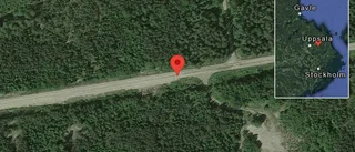 Lastbil stillastående på väg 661 - helt stopp i ett körfält