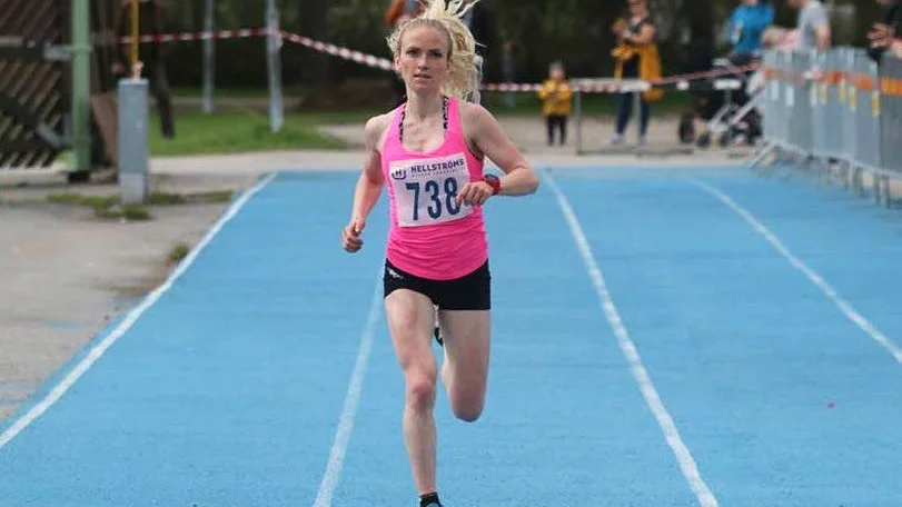 Elisabet Clausén satte banrekord på sju kilometer med tiden 24.49.