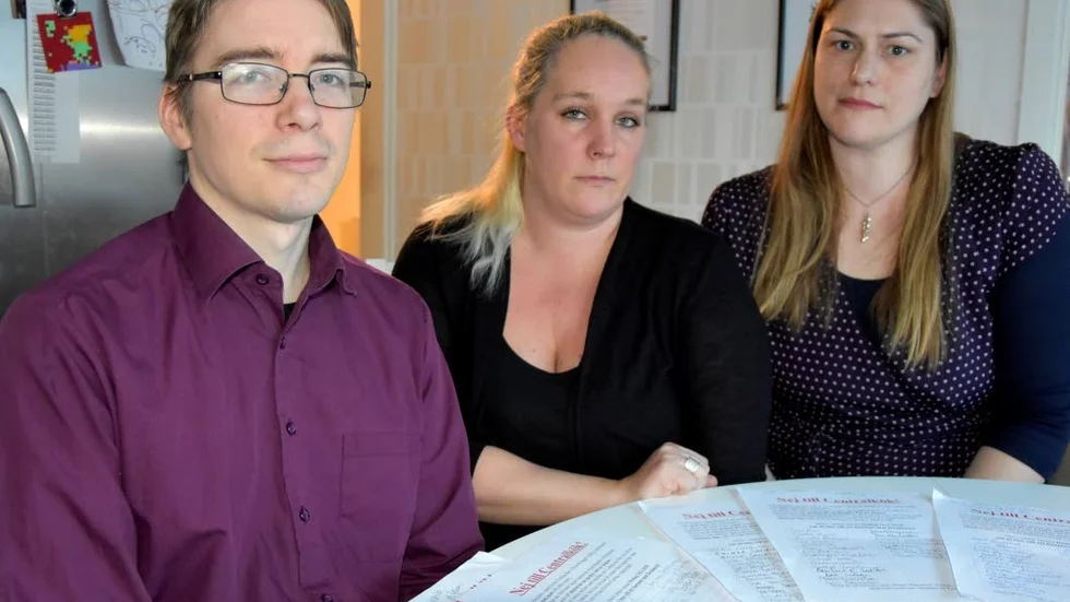 Tar strid. Pär Vikström, Maria Vikström och Mairead Sandlund har tagit initiativ till en namninsamling. De vill rädda kvar det nedläggningshotade köket på Ängens förskola i Luleå.