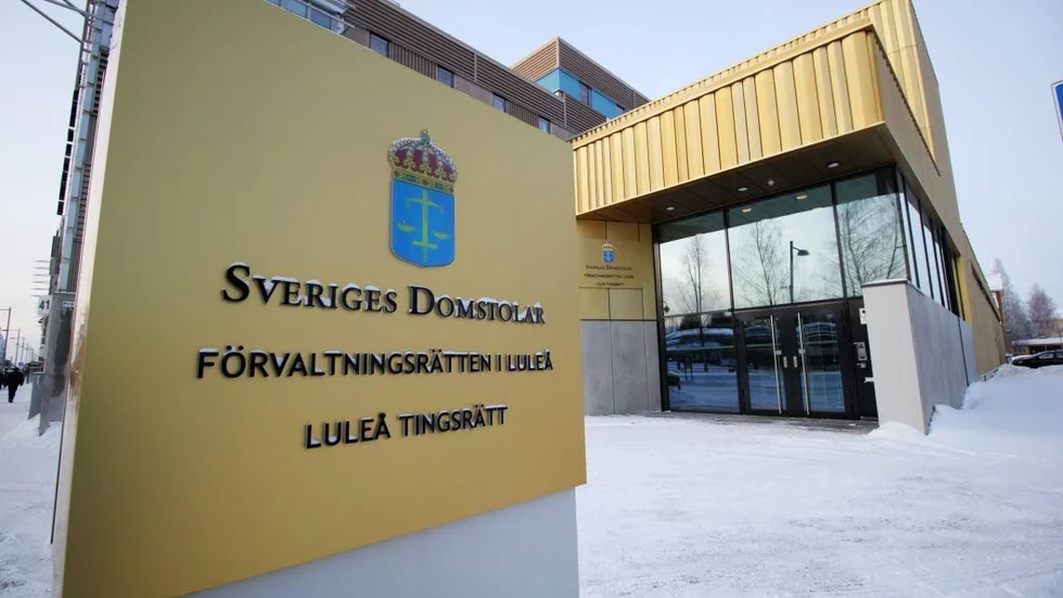 Fängelsedom. Luleå tingsrätt dömer en 35-årig man till två års fängelse, bland annat för en traktorstöld i Sunderbyn.