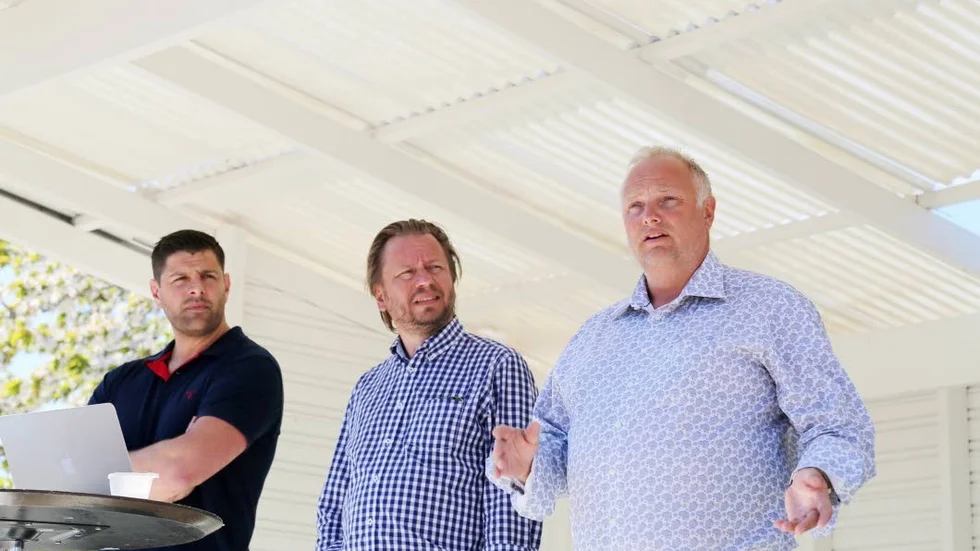 Jonny Ruthström, Ruthström & Larsson, Johan Gate, Ihre fastigheter, och Patrik Rees, Eastcoast capital, tillsammans köpt Tofta camping och beach club.