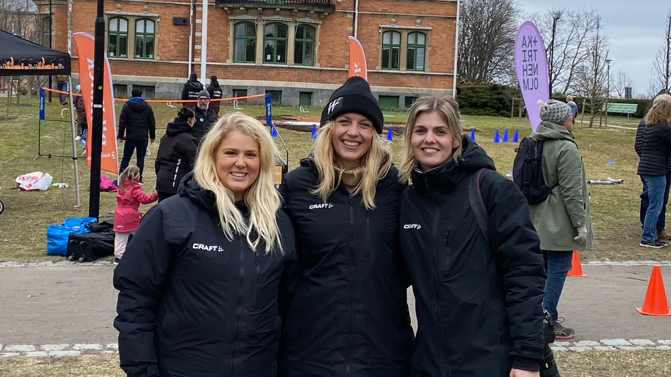  ”Vi var lite rädda för vädret men vi räknade ihop det till ungefär 620 personer anmälda och sen har fler trillat in som inte har anmält sig, så det är jättekul”, säger Therese Larsson. På bilden syns kollegorna: Frida Berlin, Ida Göransdotter och Therese Larsson.