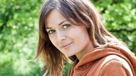 Skådespelerskan Susanne Thorson medverkar i två av filmerna vid ungdomsfilmhelgen och hon finns också på plats i Hemse för att svara på frågor.foto: Erik Lundback