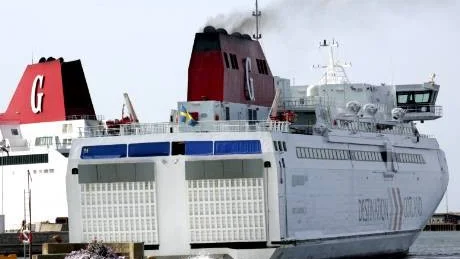 Socialdemokraterna på Gotland kräver att staten går in och bidrar med mer pengar till Gotlandstrafiken, så att priserna kan sänkas.
