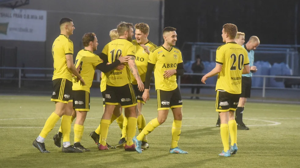 Vimmerby ställs mot serieledande Tranås på bortaplan ikväll.