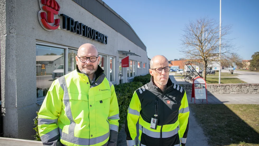 Bob Kolmodin, Trafikverket och Ulf Almgren, Region Gotland har planerna i princip klara. Nu drar vägbeläggningssäsongen igång.