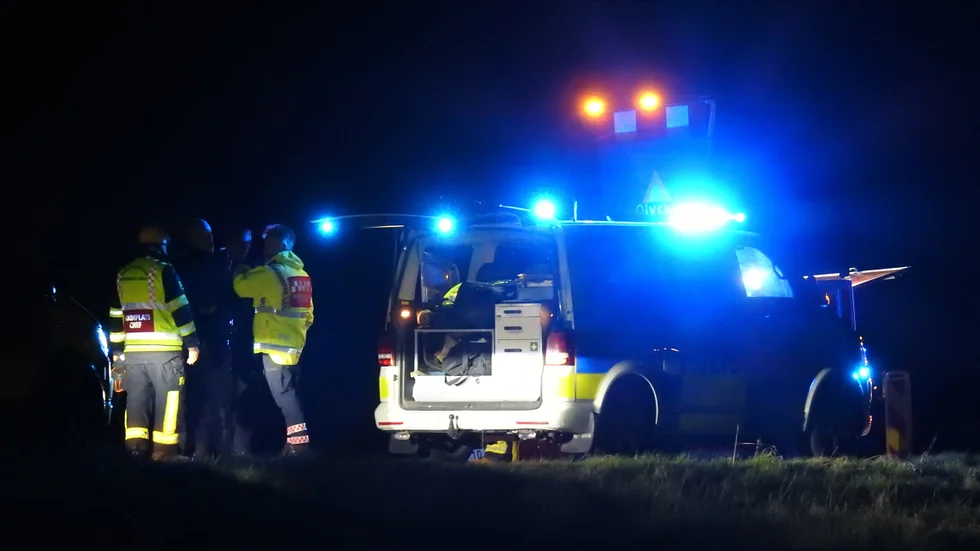 Polisen söker uppgifter som kan leda utredningen framåt efter en smitningsolycka i Vrena i lördags kväll.