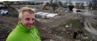 Ligger ute med många miljoner