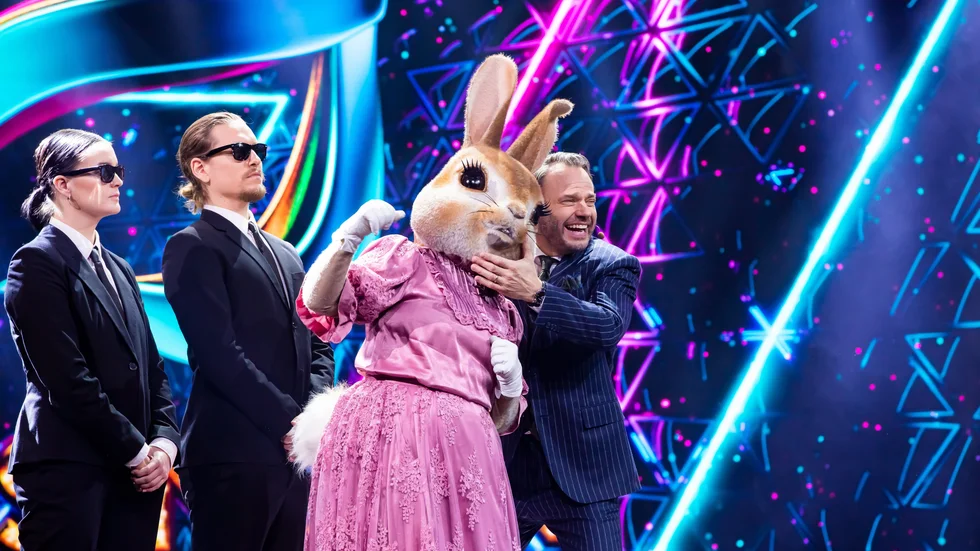 Fru Kanin blev tredje deltagaren att lämna "Masked singer"-säsongen. Pressbild.