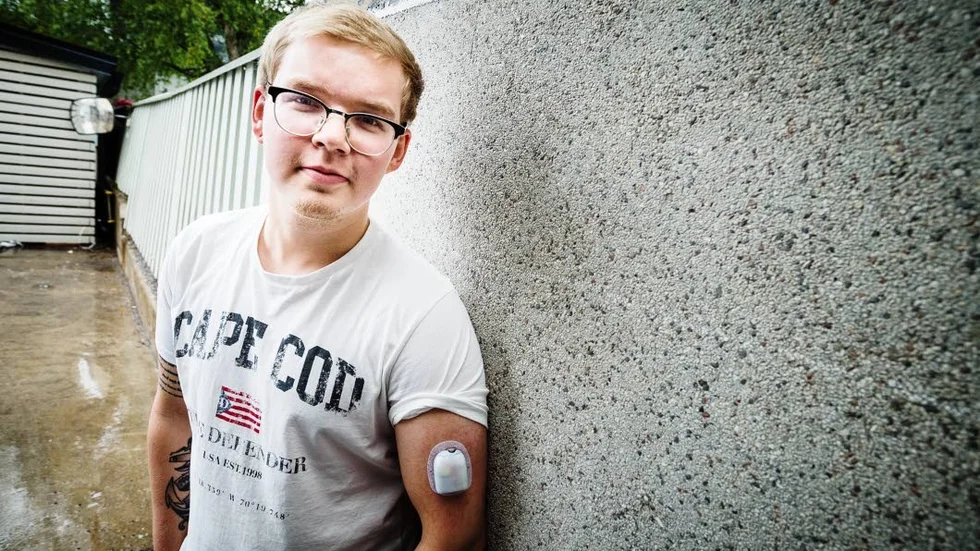 Tacka förbundet. Anton Niemi menar att en viktig anledning till bra och billiga mediciner för svenska sjuka är Diabetesförbundet. Själv har han nytta av sin insulinpump för att hantera livet med diabetes typ 1.