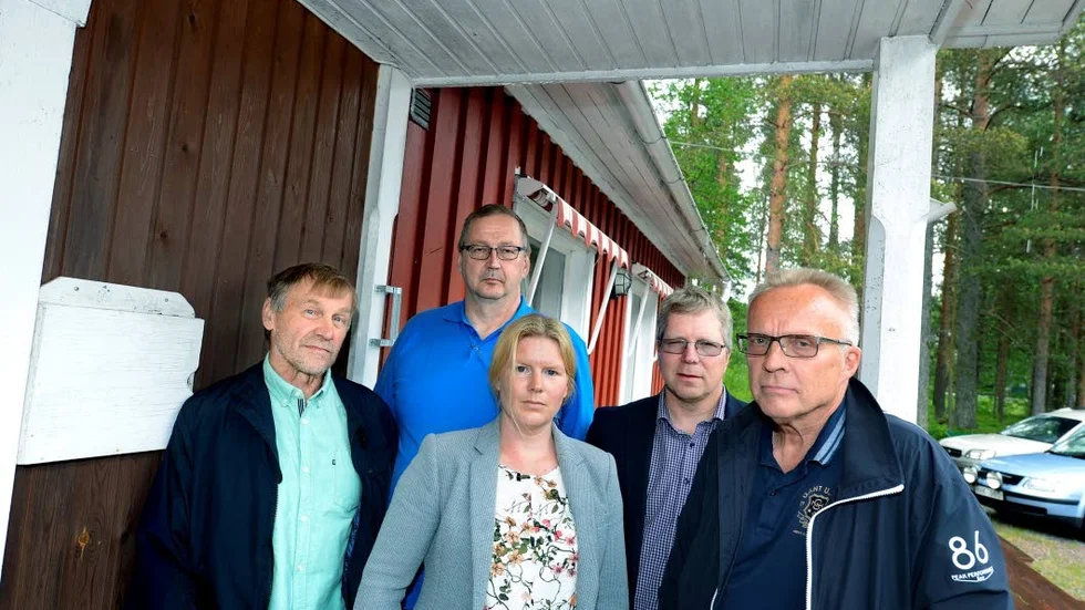 Kritik. Protesterar mot Region Norrbottens förlängda sommarstängning av Hälsocentralens obs-avdelning gör Hans Lönnelid, (MP), Thomas Nilsson (L), Sarah Karlsson  (C) , Mikael Larsson (V) och Bengt-Erik Rolfs (S).