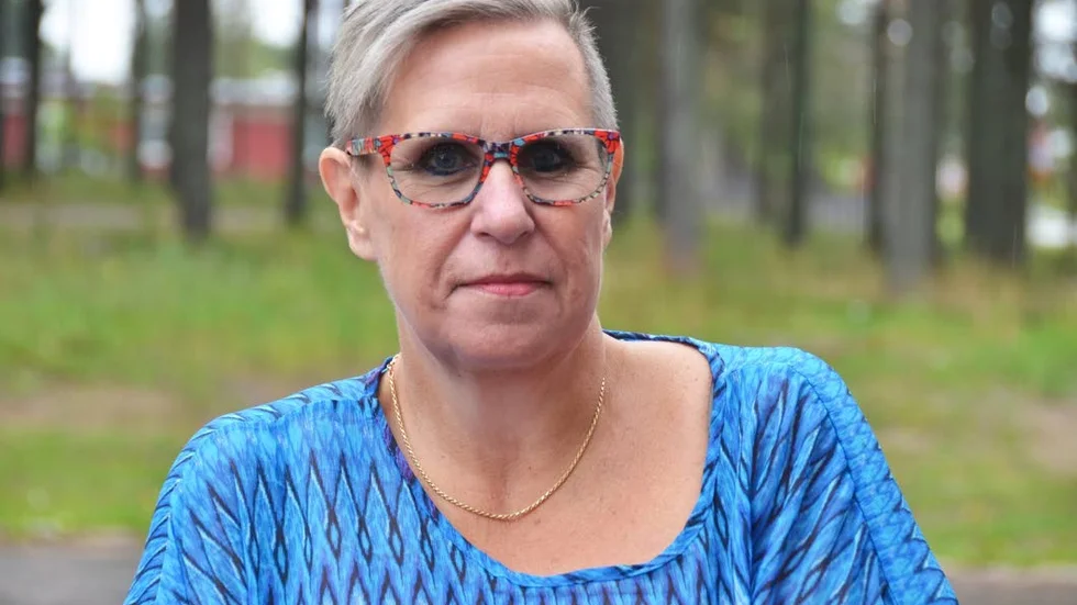 Surströmming. "Jag hoppas på bra politiska disskusioner mellan oss kvinnor som äter, säger Eva-Britt Ekberg.