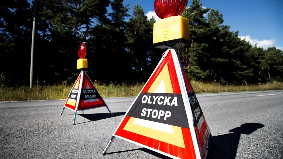 Trafikolyckor. Enligt polisen skulle många trafikolyckor undvikas om föraren kör med insidan av huvudet.