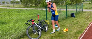 Här slipar hemmahoppet på viktiga växlingen – NM i triathlon avgörs i Linköping