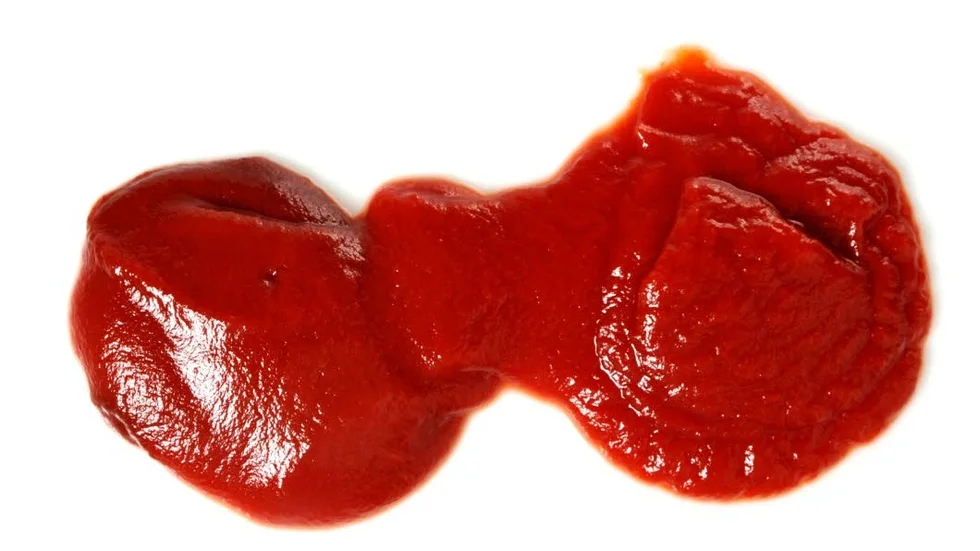 Ketchup hade sprutas på golvet, på en dörr och på fönster på Åkerskolan.