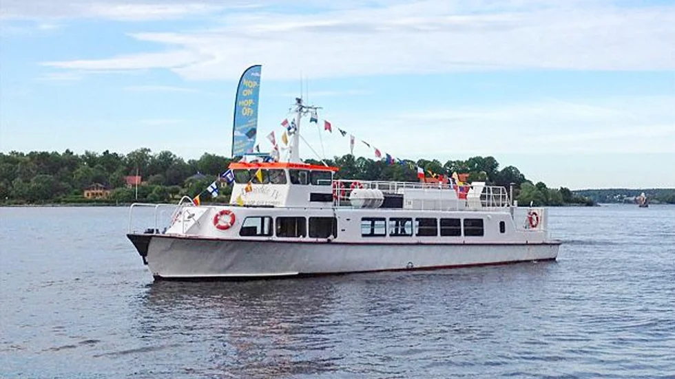 En av Strömmas båtar, som sommartid ligger förtöjd vid Mariefreds hamn, har använts som fritidsgård av ungdomar. Nu misstänks elva tonåringar för olaga intrång.
