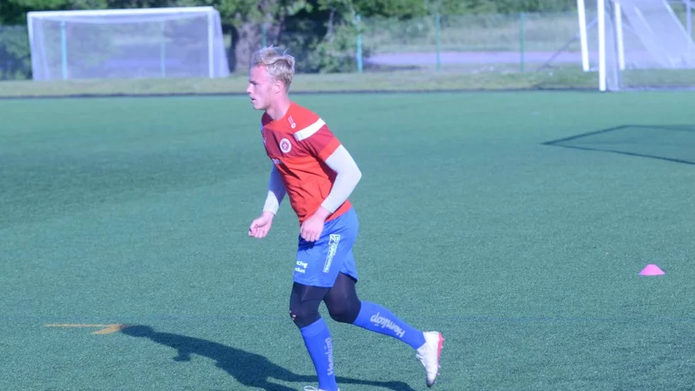 AIK-fostrade Gustav Nyberg, 21-årig målvakt som tillhör allsvenska Sirius, fanns med på Bissarnas uppstartsträning inför höstsäsongen.