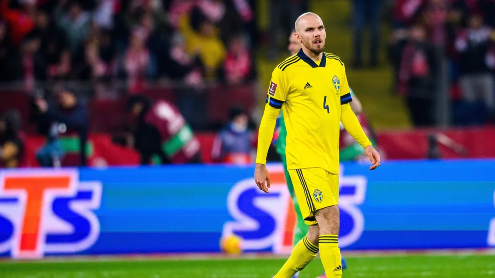 Marcus Danielson bryter kontraktet med kinesiska Dalian Pro, enligt Aftonbladet.