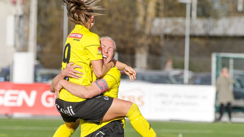 Sofia Fors blev tvåmålsskytt när Gusk tog en övertygande seger