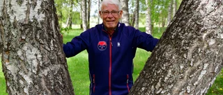 Linnés trotjänare välkomnar löparna till Sveriges svåraste terräng – Gjorde sin första O-Ringen 1966