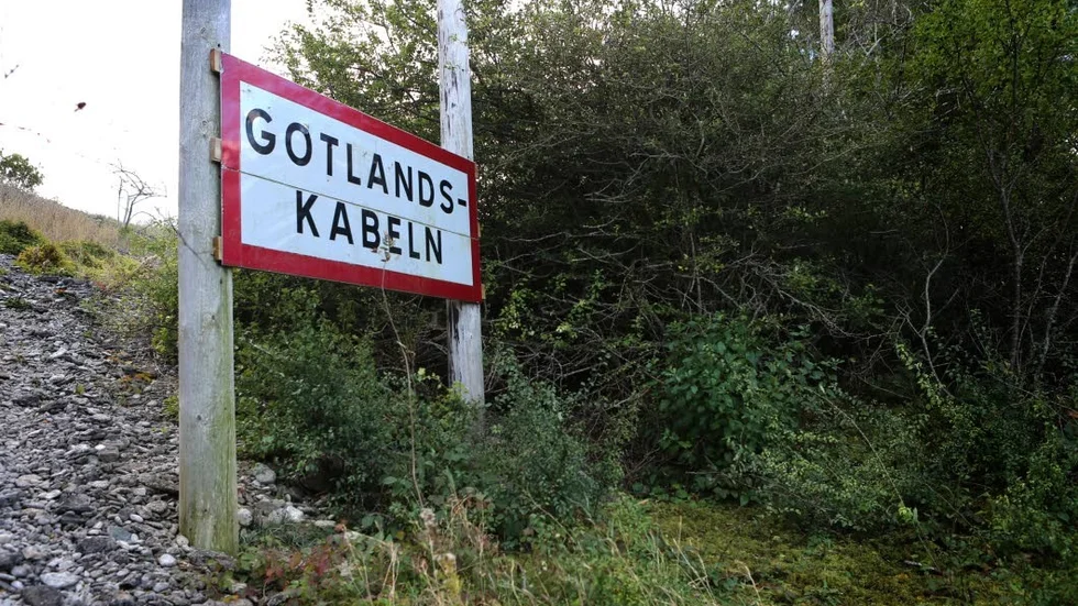 Anslutning. Här vid Yngne kommer de två fastlandskablarna in. Beslutet att inte fortsätta arbetet med en tredje kritiseras i flera riksdagsmotioner.