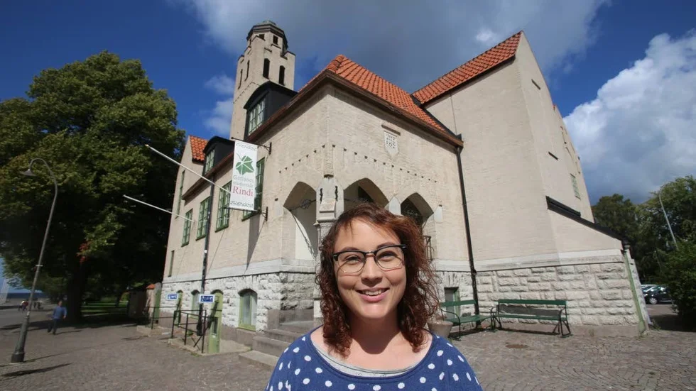 Micaela Janatuinen, ordförande för Gotlands studentkår Rindi, gläds åt att fler väljer att studera på Gotland men efterlyser längre hyreskontrakt, för Gotlands bästa.