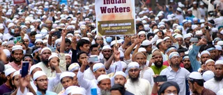 Massiva protester efter uttalanden om islam