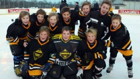 Finalsegrare i Klosterpucken. Roma lag 1 vann finalen över Roma lag 2. I laget ingick målvakten Amadeus Pettersson samt Emil Lindby, Adam Stuxberg, Andreas Blomquist, Jakob Norström, Tobias Werkelin, Jesper Magnusson, Gustav Hallgren, Pontus Björklund och Robin Öberg.Foto: TOBIAS WALLSTRÖM