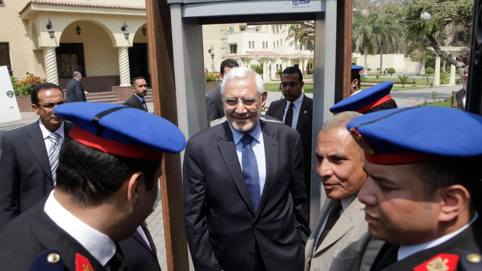 Tidigare presidentkandidaten Abdel Moneim Abul Fotouh döms till 15 års fängelse i Egypten. Bilden från 2012, då han sökte bli president. Arkivbild.