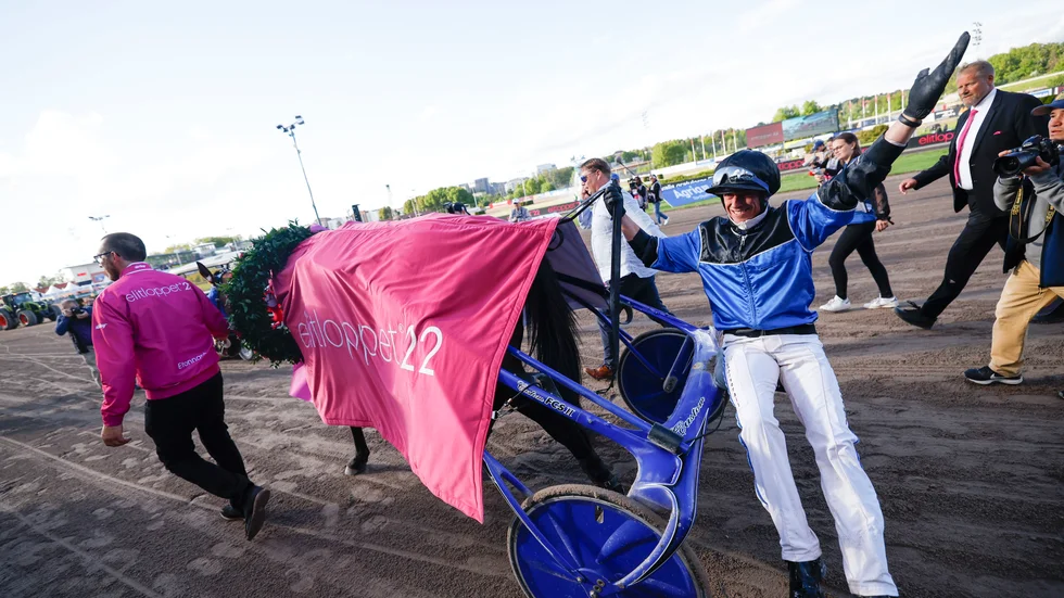 Etonnant, med kusken Anthony Barrier vann Elitloppet 2022.