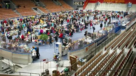 Ishockeytemplet förvandlades till en jätteloppmarknad för en dag.