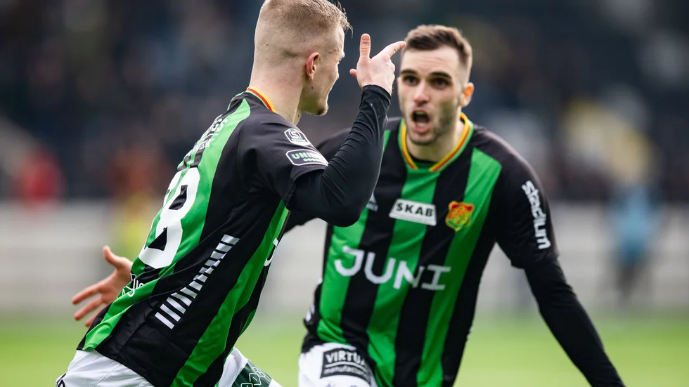 Alexander Ahl Holmström jublar efter 2-0 under fotbollsmatchen i Superettan mellan GAIS och Brage.
