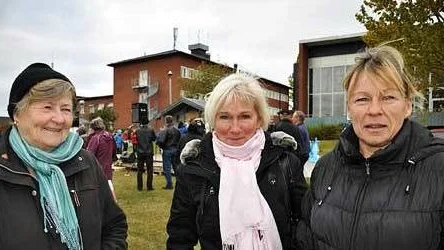 Långväga Römppäbesökare med rötterna i Pajala. Kerstin Jonsson och Inga-Britt Bohman har vuxit upp i Sattajärvi. Inga-Britts dotter, Rose-Marie, har också följt med.