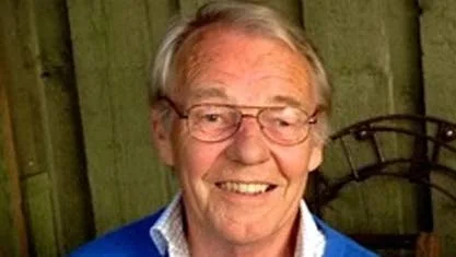 Ingmar Danestig, pensionerad provflygare på Saab, är född på Öland, uppvuxen i Skåne och bor sedan länge i Linköping.