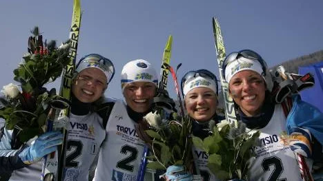 Anna Simberg, här med landslagskompisen Charlotte Kalla, är Piteå Elits nya skidlöfte.