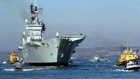 Luleå kommer att bli bas för Nato-övningen Loyal Arrow i sommar, bland annat kommer hangarfartyget Ark Royal att befinna sig i Luleå. Är det fritt från kärnvapen?, undrar Bertil Bartholdson.           Foto: scanpix